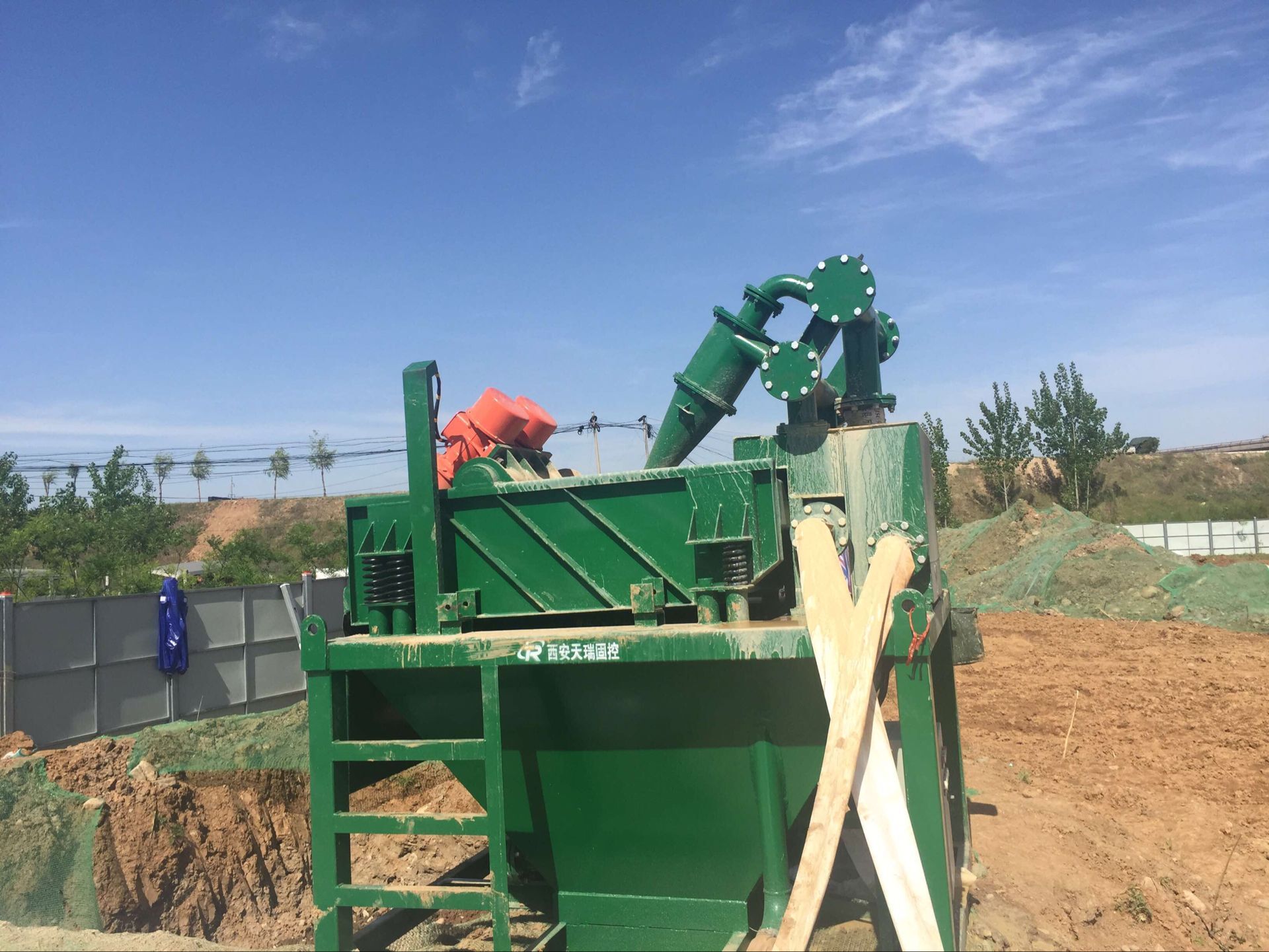 Mud recycling system, bored pile desanding plant, solids control equipment Mud recycling system, bored pile desanding plant, solids control equipment